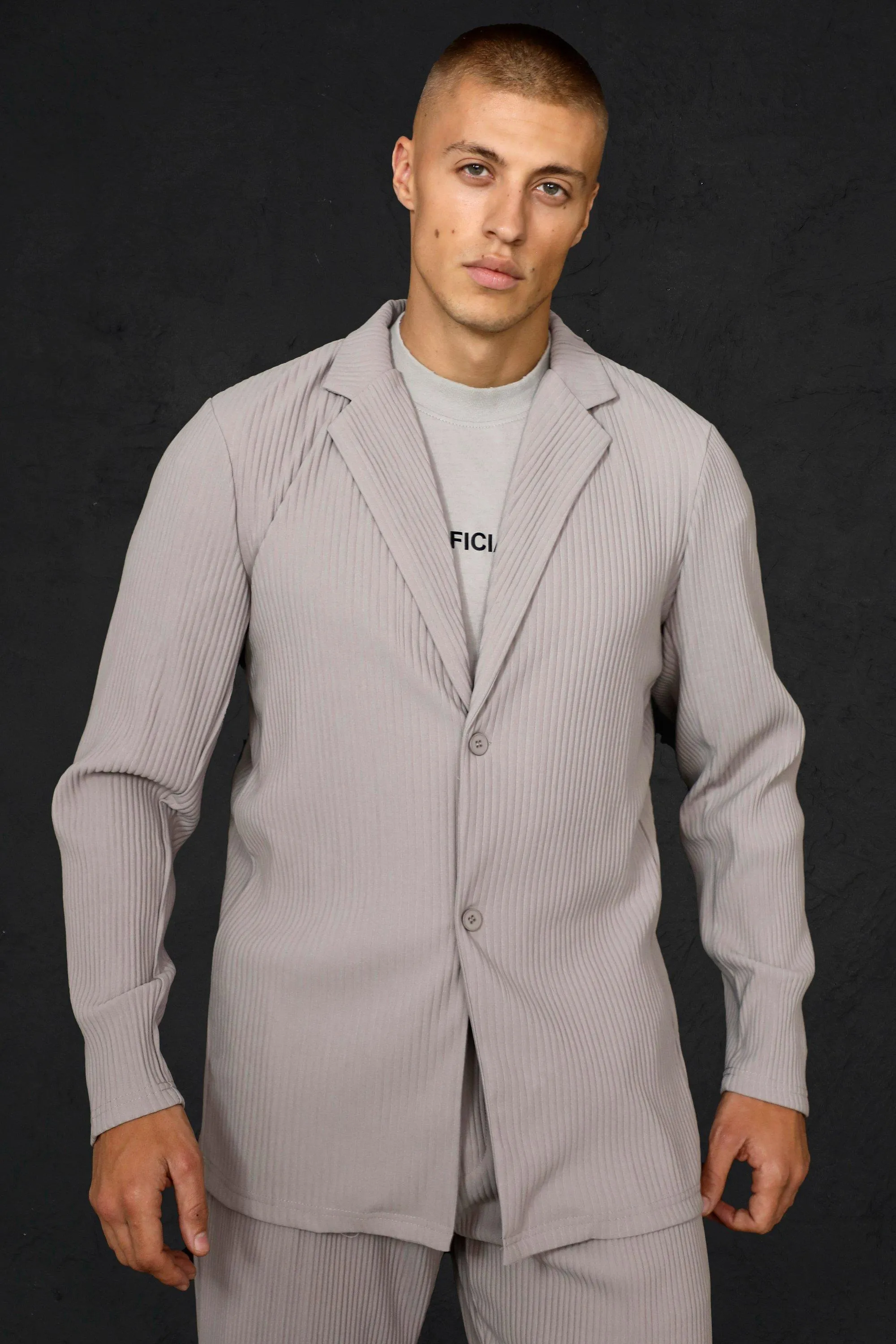 Slim Fit Pleated Suit Jacket